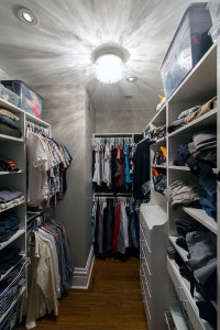 Walk-in-Closet-Storage