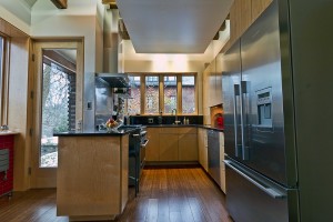 kitchen-remodel-modern-light-cabinets