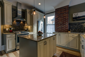 traditional-kitchen-remodel-ivory-cabinets-granite-cove -ceiling