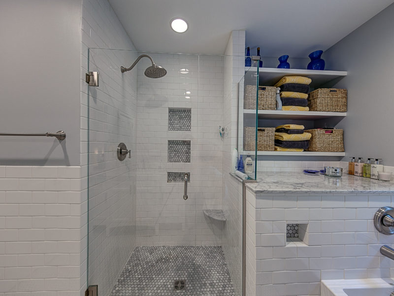 bathroom-master bathroom-subway tile-hexagon tile-marble-white vanity-traditional bathroom