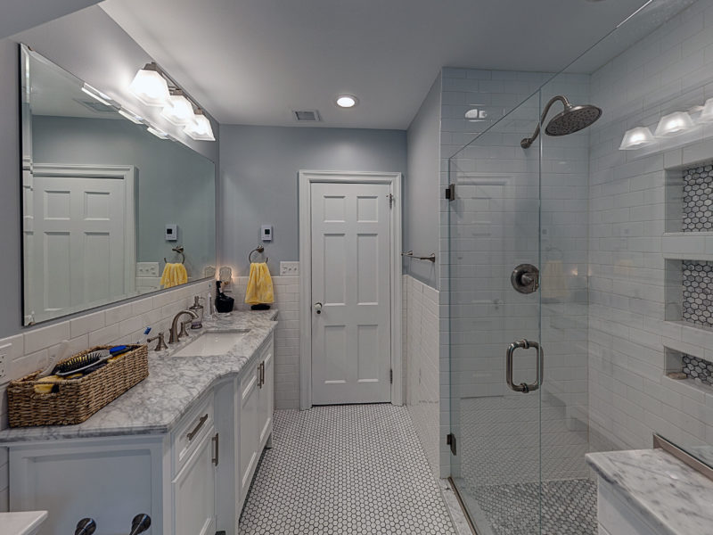 bathroom-master bathroom-subway tile-hexagon tile-marble-white vanity-traditional bathroom